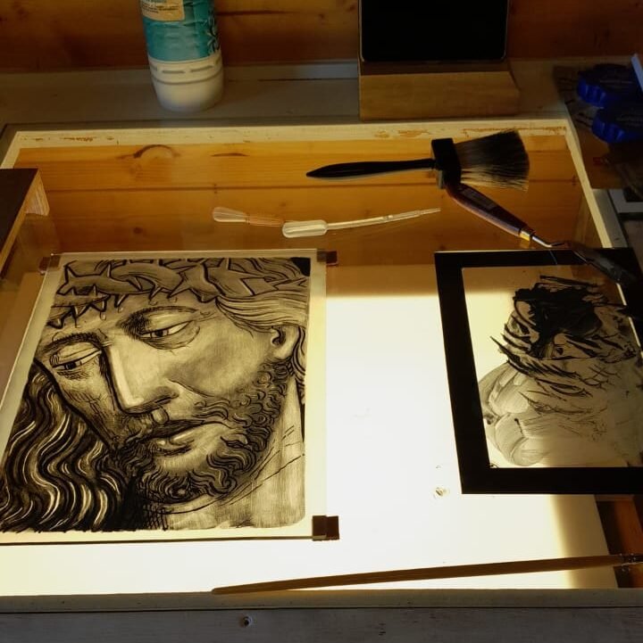 L'Atelier Vitrail Martinique 15 Application de grisaille noire